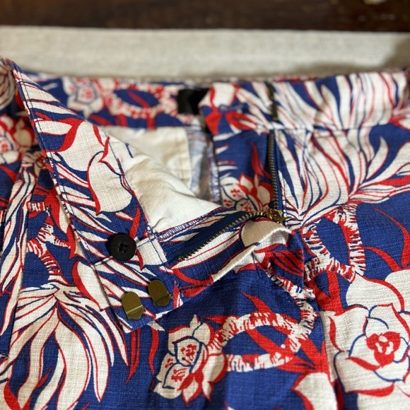 J.Crew Red White Blue Floral Hawaiian Print Chino Shorts Tropical Size 4 - Picture 5 of 8